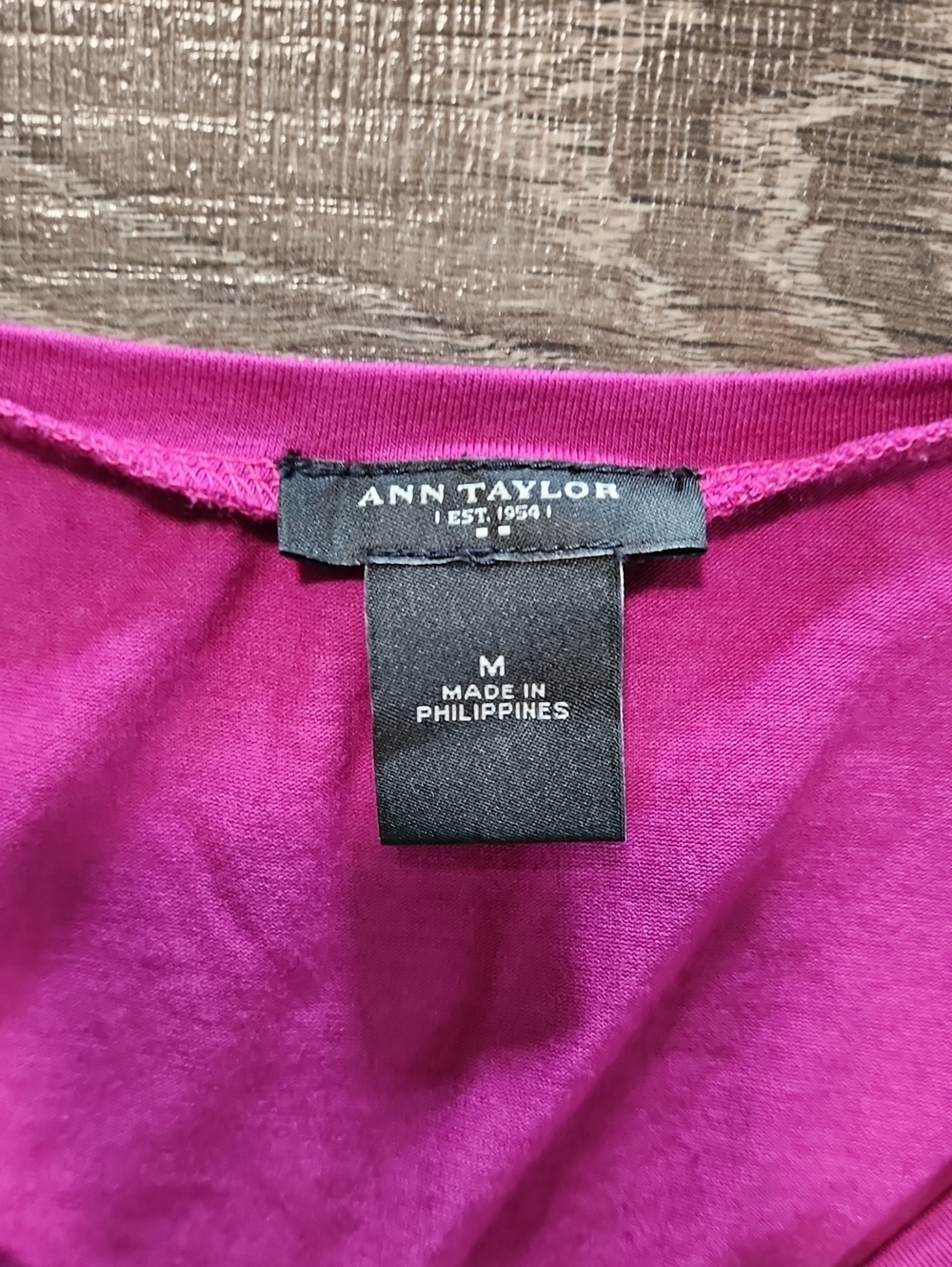 🌵 Ann Taylor Ruffle Front Tee 🌵 - Picture 2 of 4